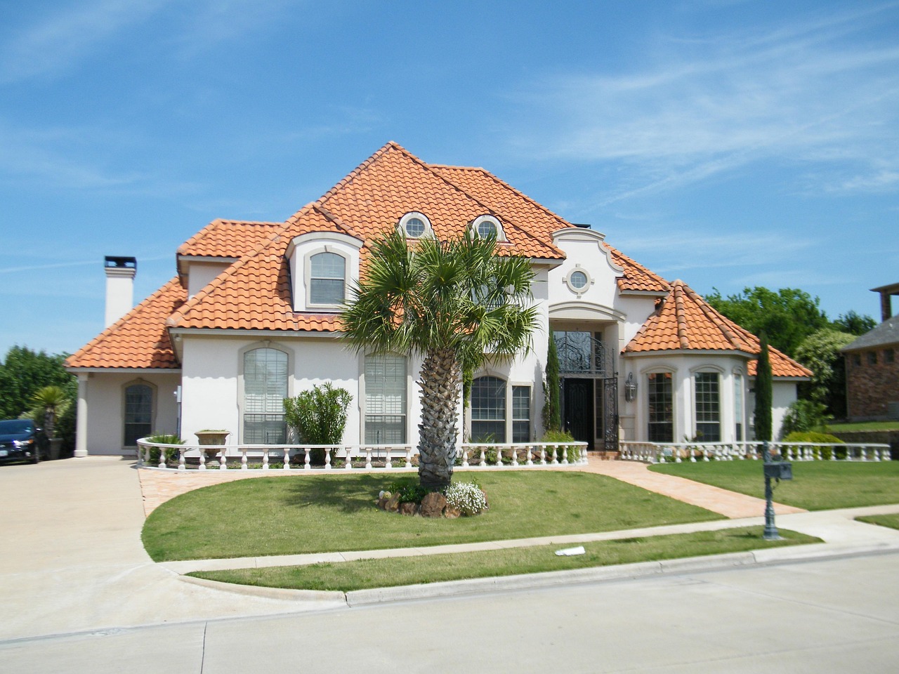 Mountain-view desert estate representing Paradise Valley